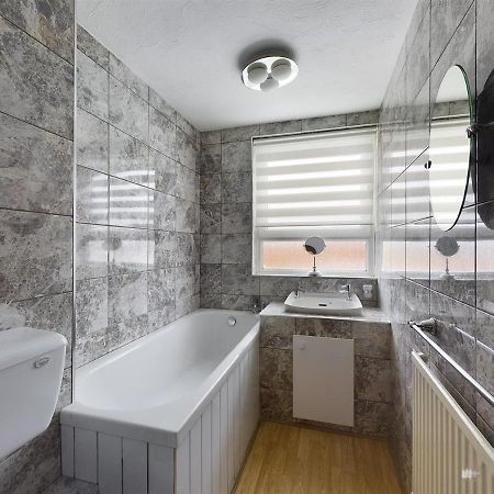 Parsonage Leys Harlow Exterior foto