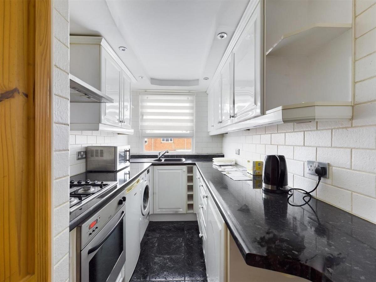 Parsonage Leys Harlow Exterior foto
